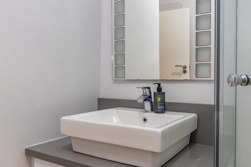 4 Bedroom Property for Sale in Sandbaai Western Cape